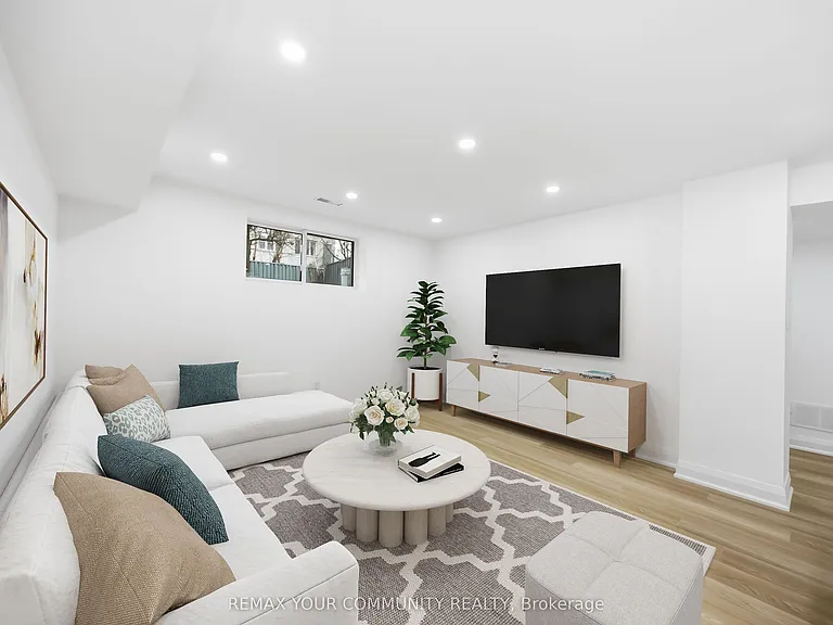55 Cocksfield Ave #LOWER — Photo 9