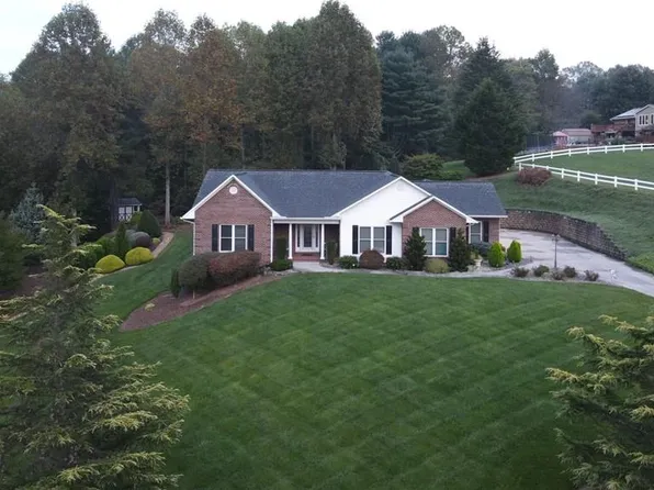 146 Beaumont Elm St, North Wilkesboro, NC 28659