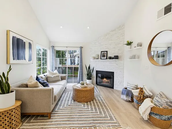 26571 Las Palmas APT 7, Laguna Hills, CA 92656