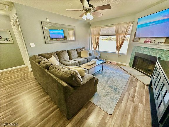 3rd image of 2016 Mesquite Ln APT 302