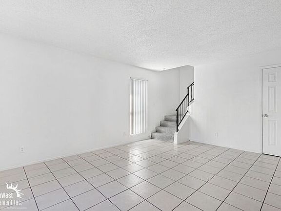 4th image of 5222 W Lynwood St #844