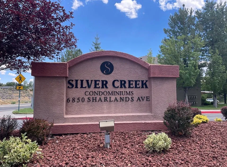 2 bed, 930 sqft, $1,800 — Photo 2