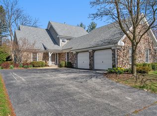 725 Stonebridge Rd, Frankfort, IL 60423