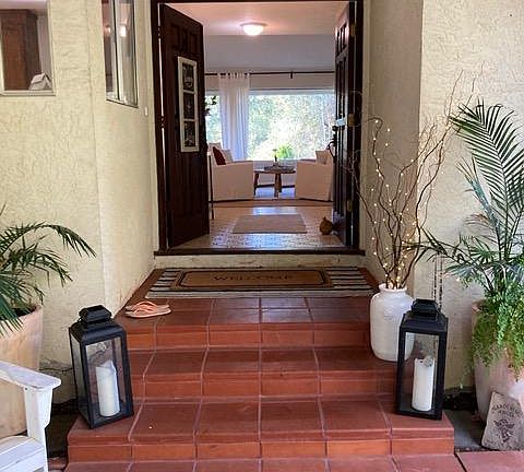 2nd image of 23095 Evergreen Ln