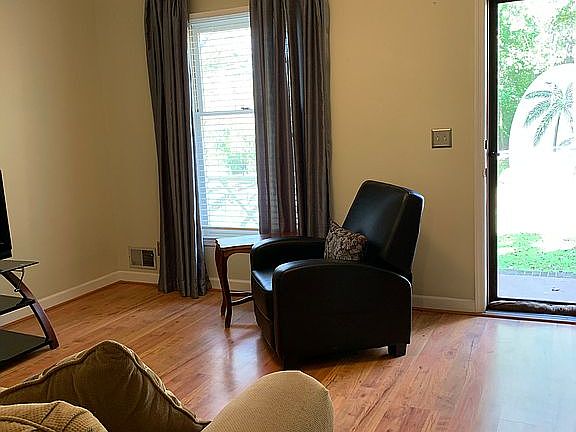 2nd image of 1271 Patch Dr