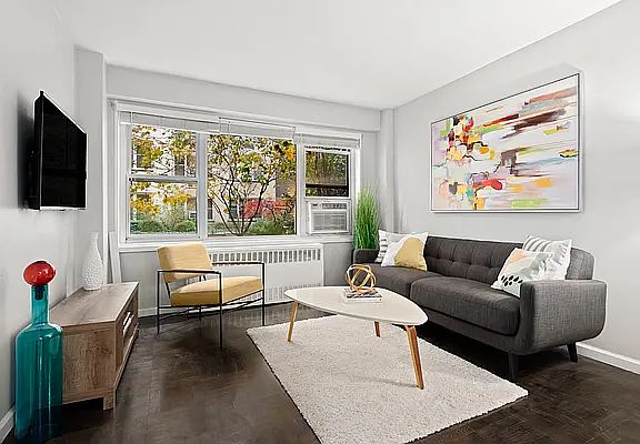 2nd image of 415 E 52nd St APT 1AB