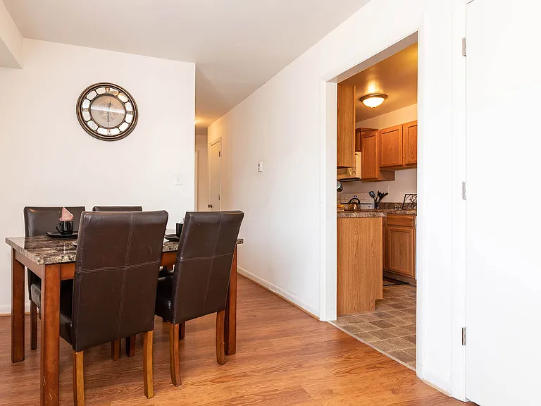 Newport Landing Apartments — Photo 12