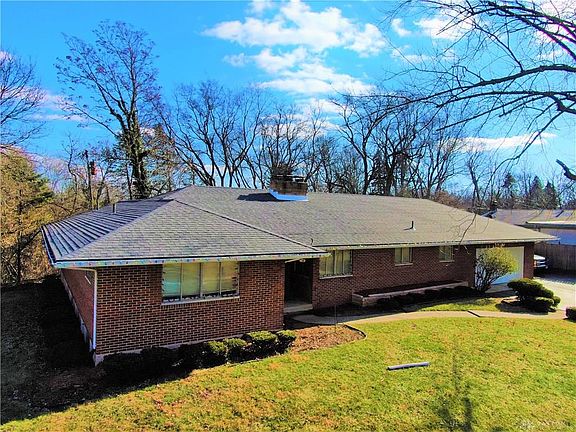 2nd image of 3776 Briar Pl