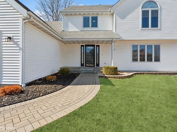 2nd image of 1740 Sentinel Ct