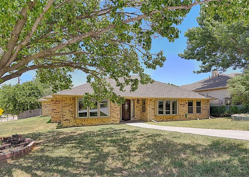 1st image of 2410 Greenbriar Ct