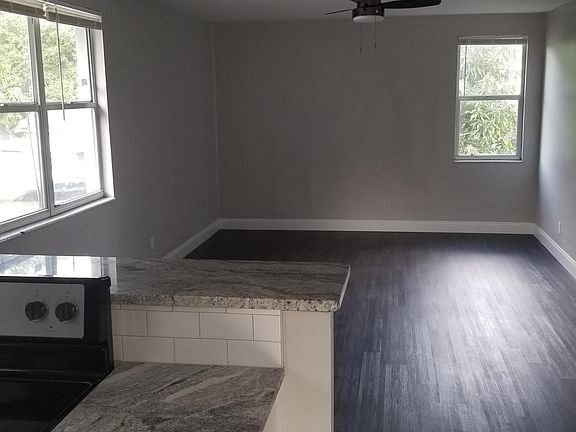 4th image of 409 E Floribraska Ave APT C