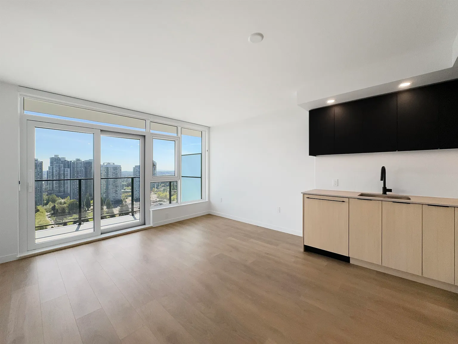 2 bed, 763 sqft, $2,300 — Photo 4