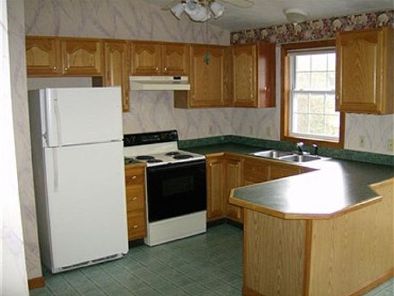 5th image of 15 Dania Dr