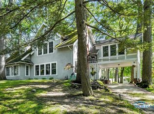 431 Forest Dr, Rossford, OH
