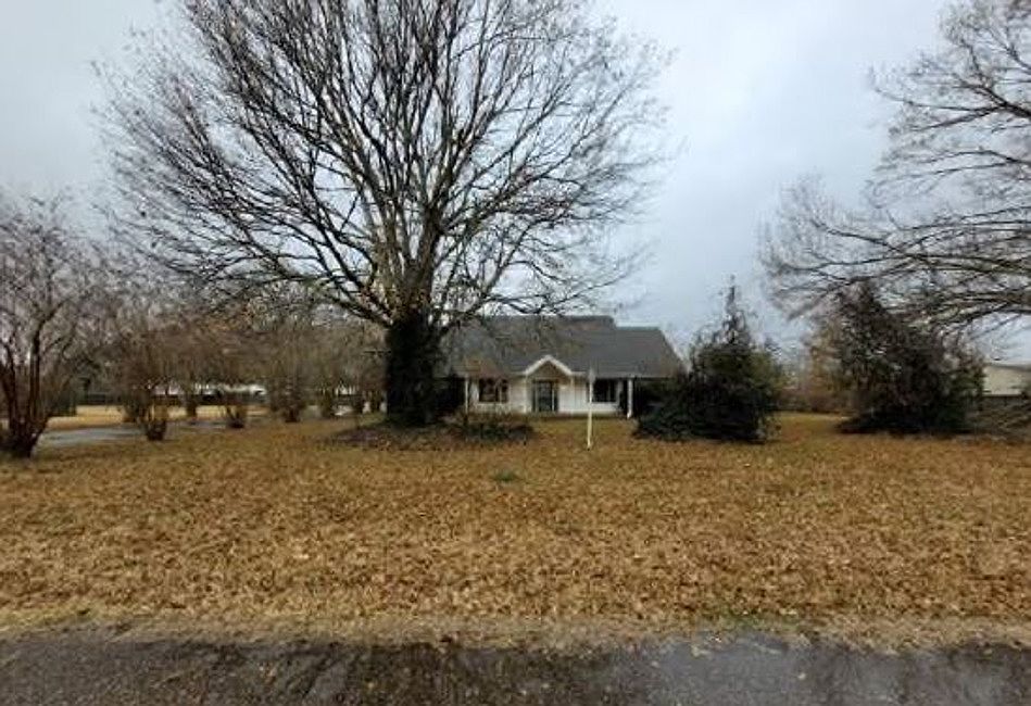 1st image of 111 Henning Rd