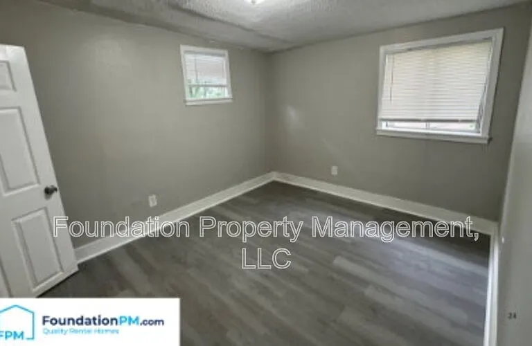 790 S Pkwy E — Photo 20