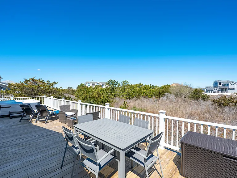 898 Dune Rd — Photo 22