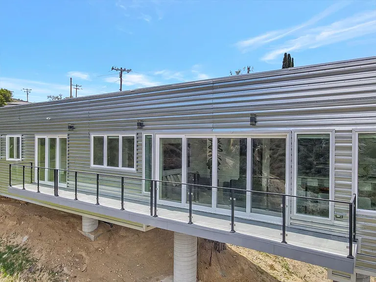 990 Alta Vista Rd — Photo 41