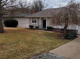 8325 E 55th St, Kansas City, MO 64129