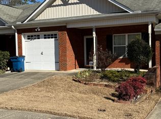 6878 Tara Oaks Dr, Riverdale, GA