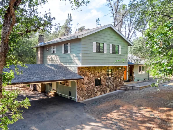 9057 Simmons Rd, Redding, CA 96001