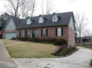 121 Kingswood Dr, Florence, AL 35630