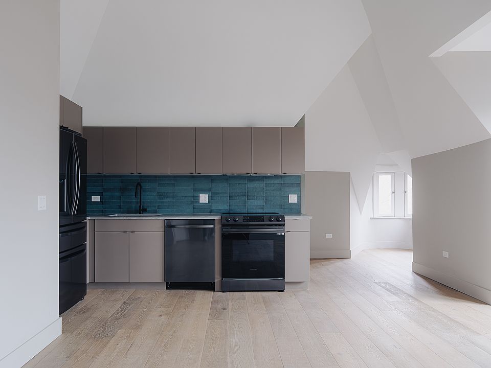 1st image of 2228 N Kedzie Blvd #301