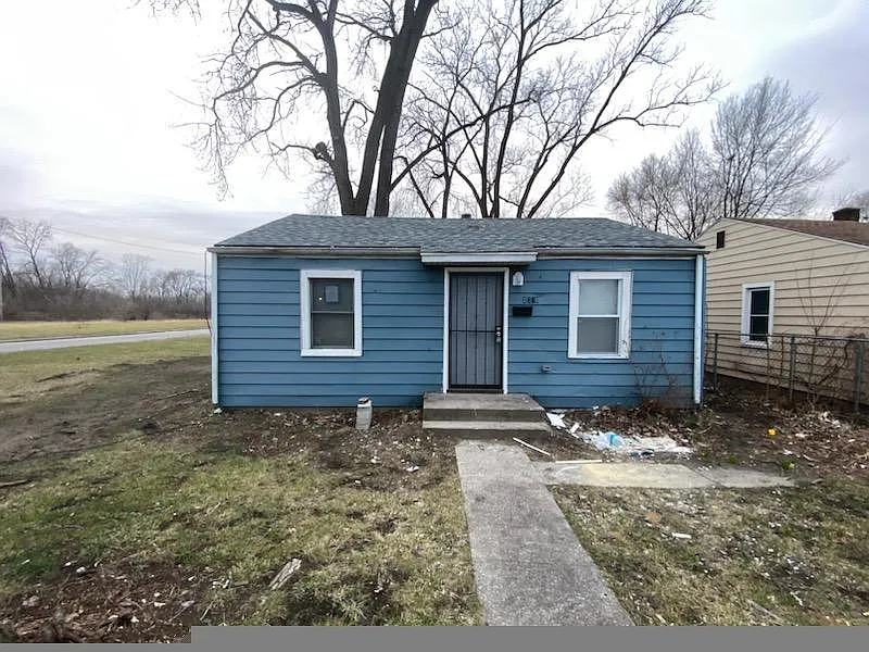 2 bed, 672 sqft, $1,200 — Photo 2