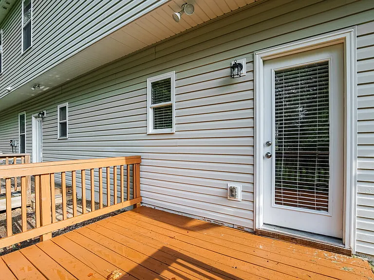119 Oakdale Ave — Photo 16