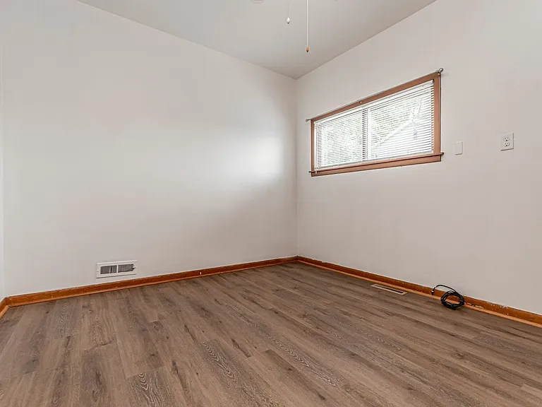 118 E Pine St — Photo 16