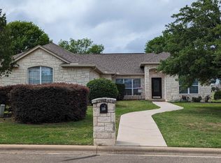 120 Firestone Pl, Meadowlakes, TX 78654