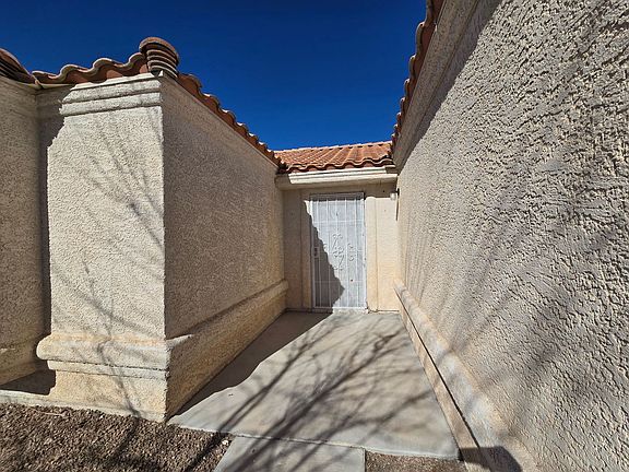 4th image of 6224 Topweed Ave