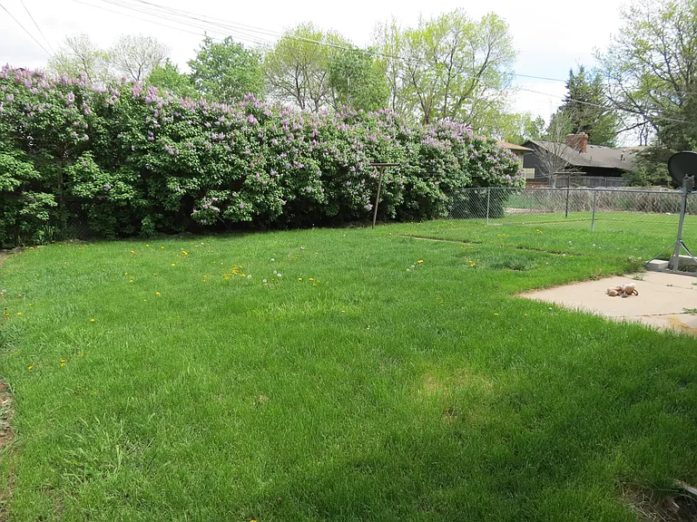 1120 Cypress Dr — Photo 4