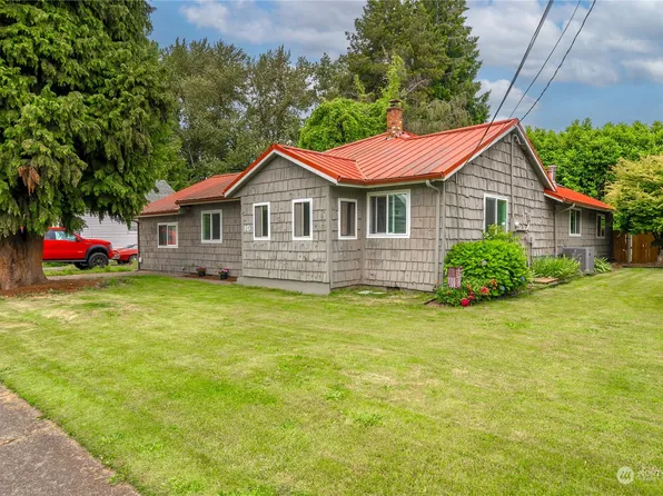 813 8th Street NW, Puyallup, WA 98371