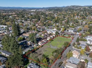 1055 Wright Street, Santa Rosa, CA 95404