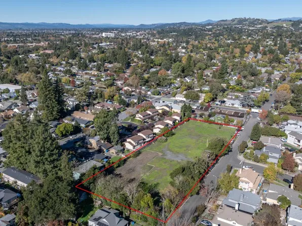 1055 Wright Street, Santa Rosa, CA 95404