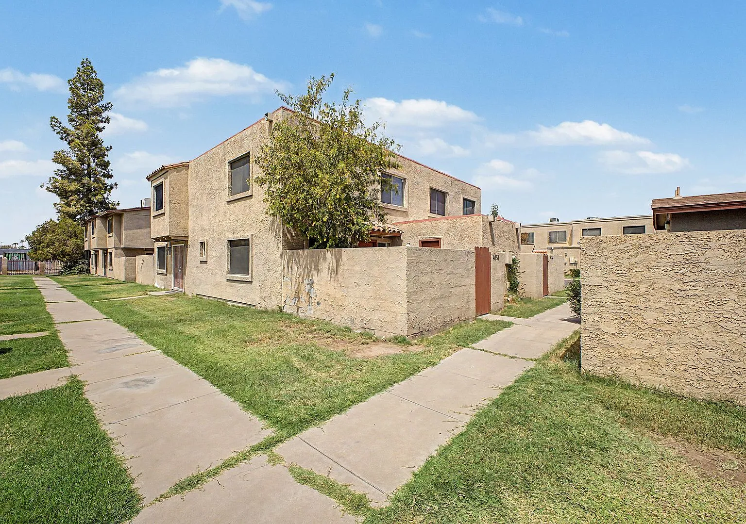 4051 W. Reade Ave - Remodeled 2 bedroom 1 bath Townhouse near condo 43rd Ave and Camelback. — Photo 1