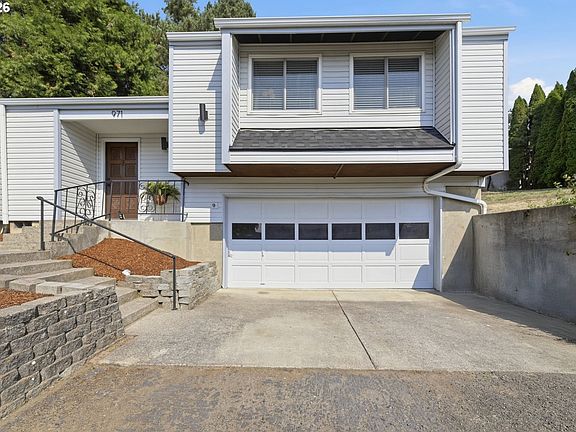 3rd image of 971 Prescott Ln