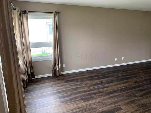 4th image of 320 7th Ave E