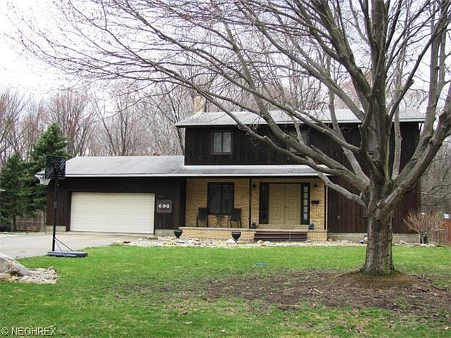 1st image of 698 Marilyn Dr