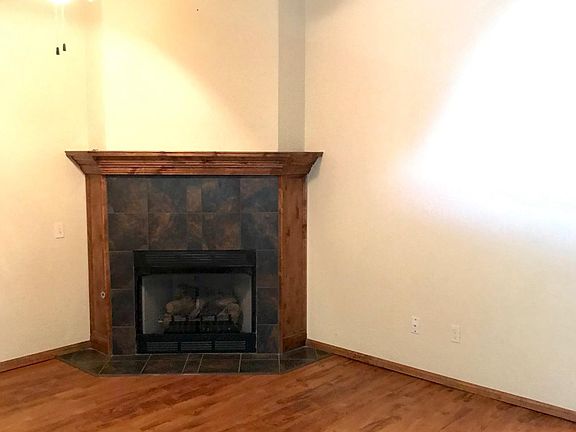 5th image of 1012 Golden Leaf Dr