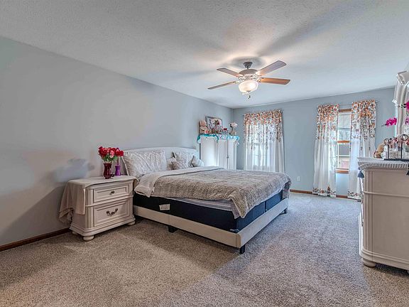 3rd image of 12250 Lupine Ln