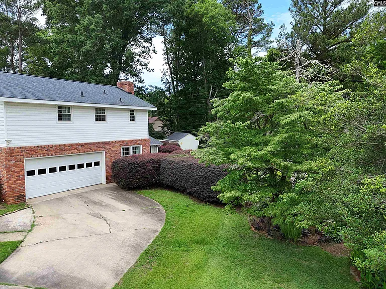625 Challedon Dr — Photo 3