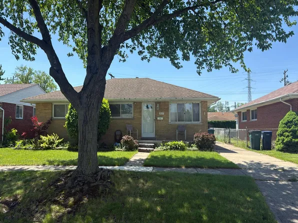 817 Champaign Rd, Lincoln Park, MI 48146