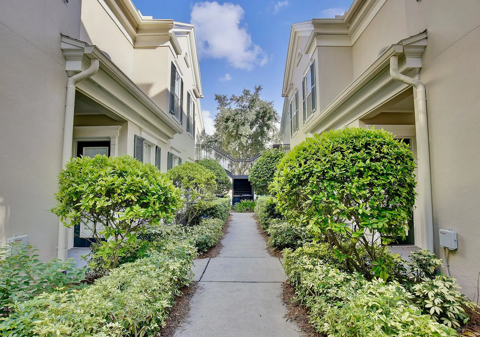 Charming 1/1 Spacious Condo Located in the Desirable Baldwin Park - Orlando! — Photo 2
