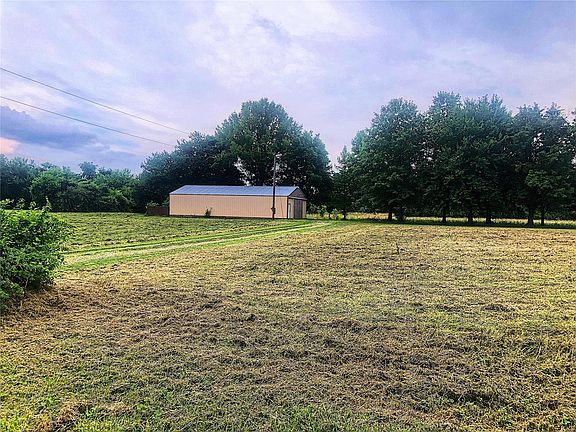 2nd image of 5076 Indian Hills Dr