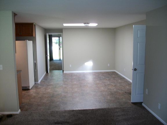 3rd image of 2463 Monticello Way