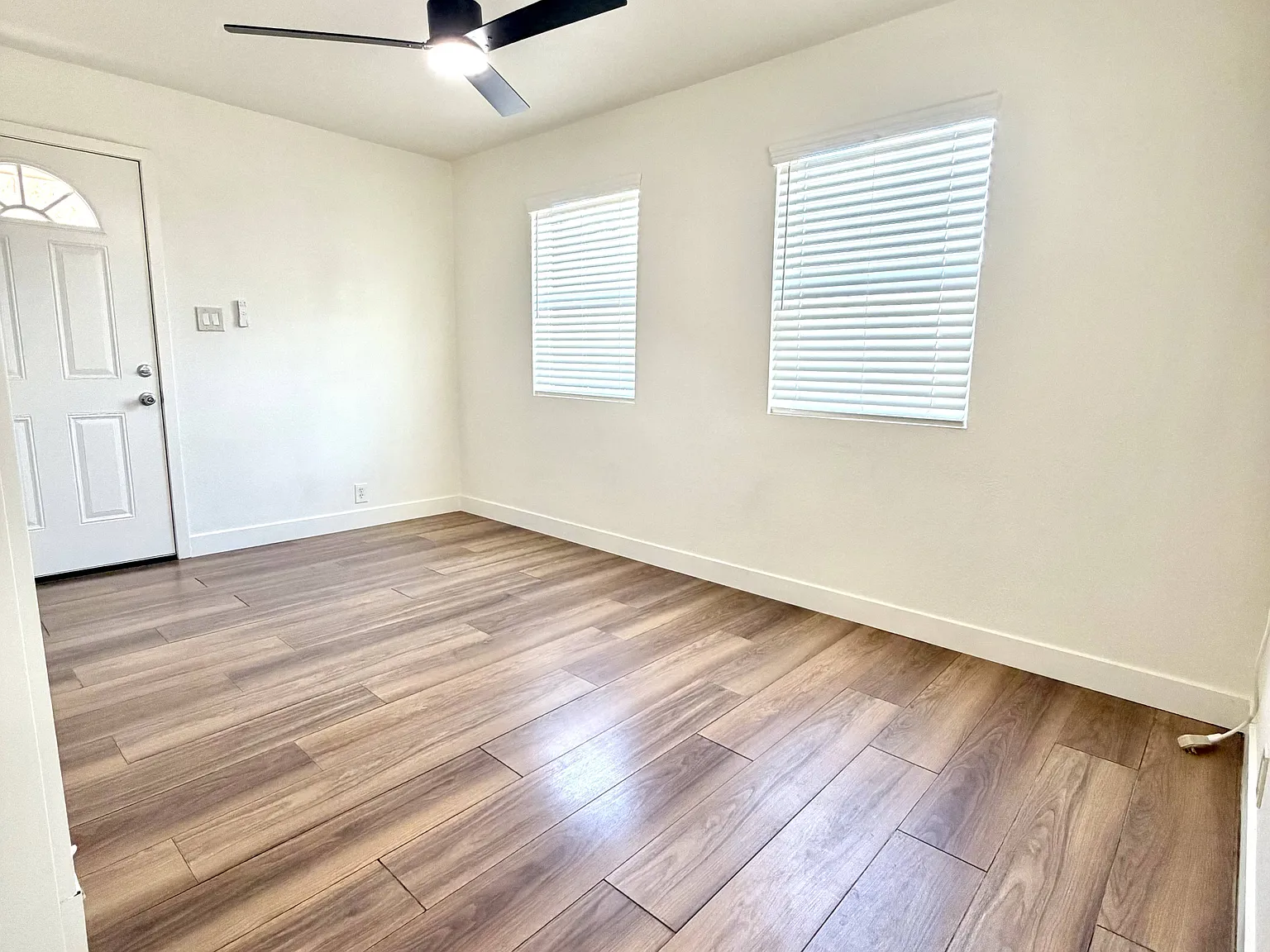 1 bed, 500 sqft, $1,600 — Photo 2