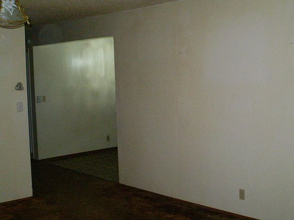4th image of 2964 Fairfax Ave