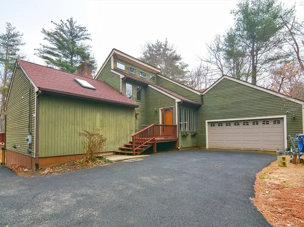 72 Allen Rd, Sturbridge, MA 01566